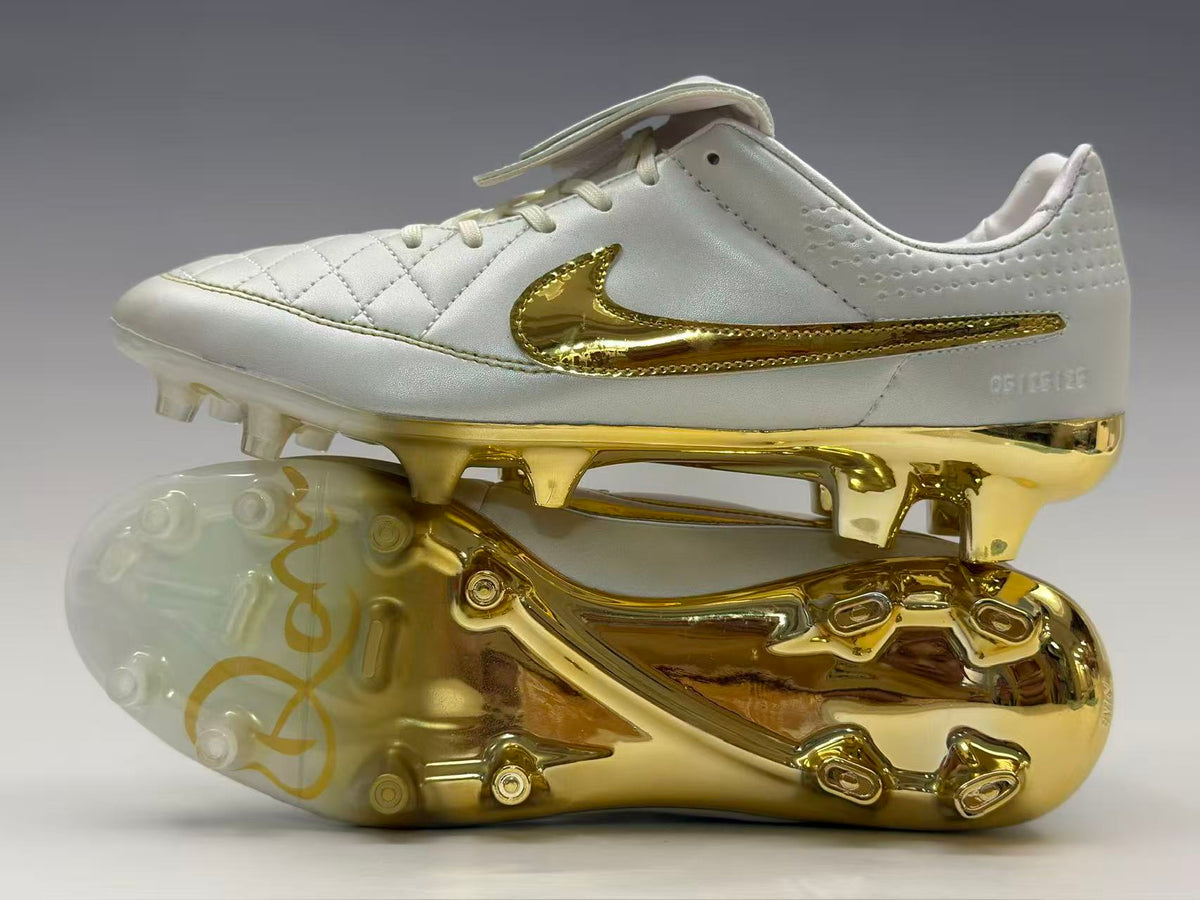 Nike Tiempo R10