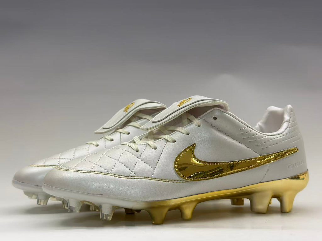 Nike Tiempo R10